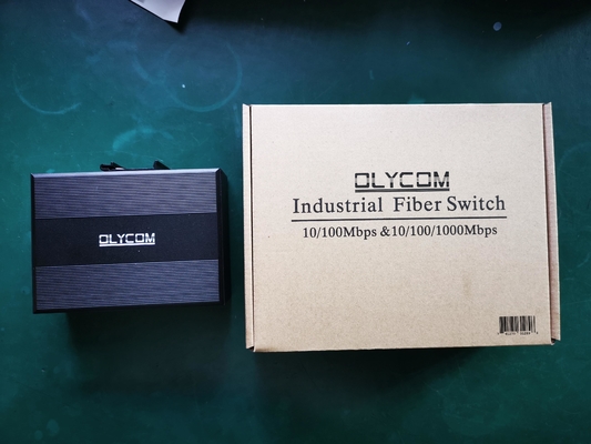 OLYCOM สวิตช์เครือข่าย 12 พอร์ตอุตสาหกรรม Gigabit Ethernet พร้อม 8 พอร์ต POE 4 พอร์ต SFP 240W ติดตั้งบนราง Din IP40
