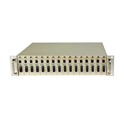 16-สล็อต เครื่องแปลงสื่อ Rack Chassis แอค / ดีซี 2U ขนาดไม่จัดการ CE RoHS FCC